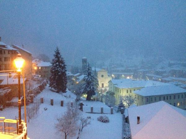 Masone sotto una lieve coltre di neve! - Foto di Gianni Ottonello