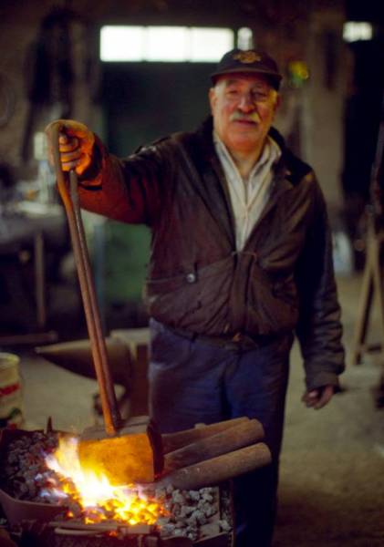 Enrico Bessini, maestro forgiatore - Foto di Gianni Ottonello