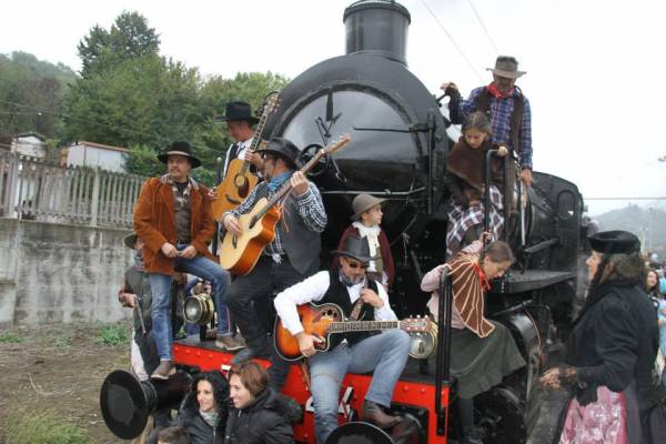 Rossiglione XX Expo 2013, Castagnata e Treno d'epoca - Foto di Tommy Pittaluga